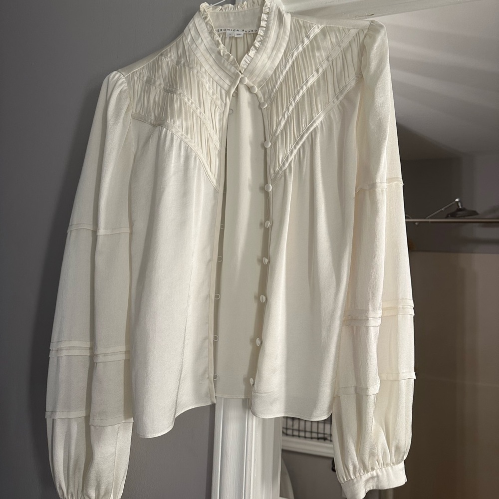 stunning veronica beard silk blouse